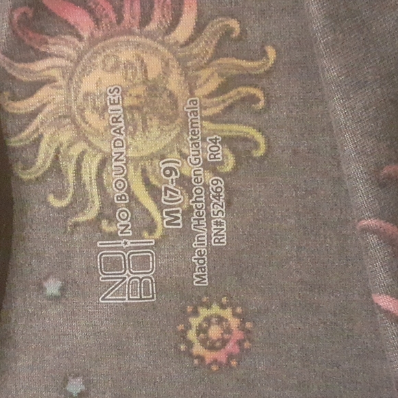 2 sleeveless camisoles (Bob Marley) - Picture 2 of 6